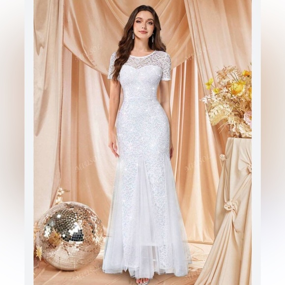 Miusol White lace Sequin Mermaid Short Sleeve Dress
Size S(4) - Picture 1 of 7